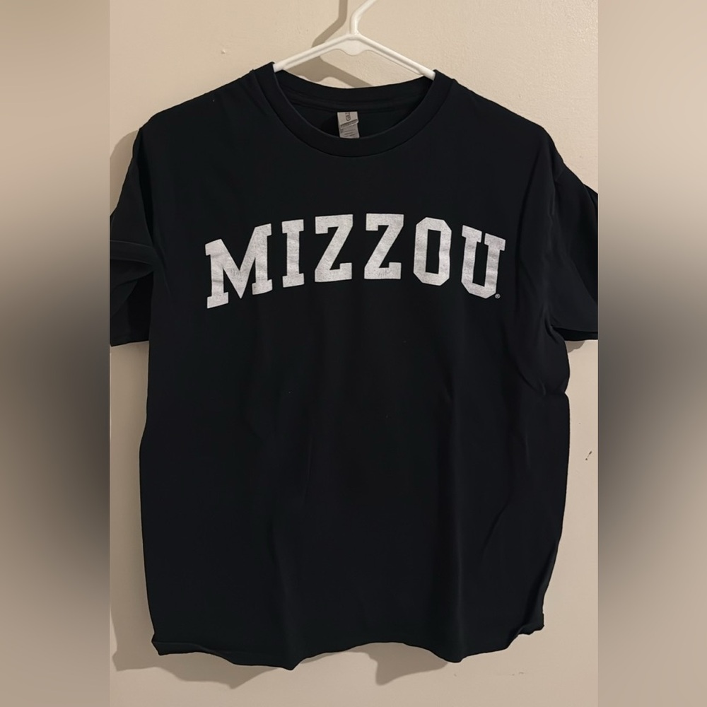 Mizzou shirt size medium